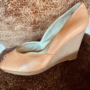 Chic Tan Wedge Shoes for Women